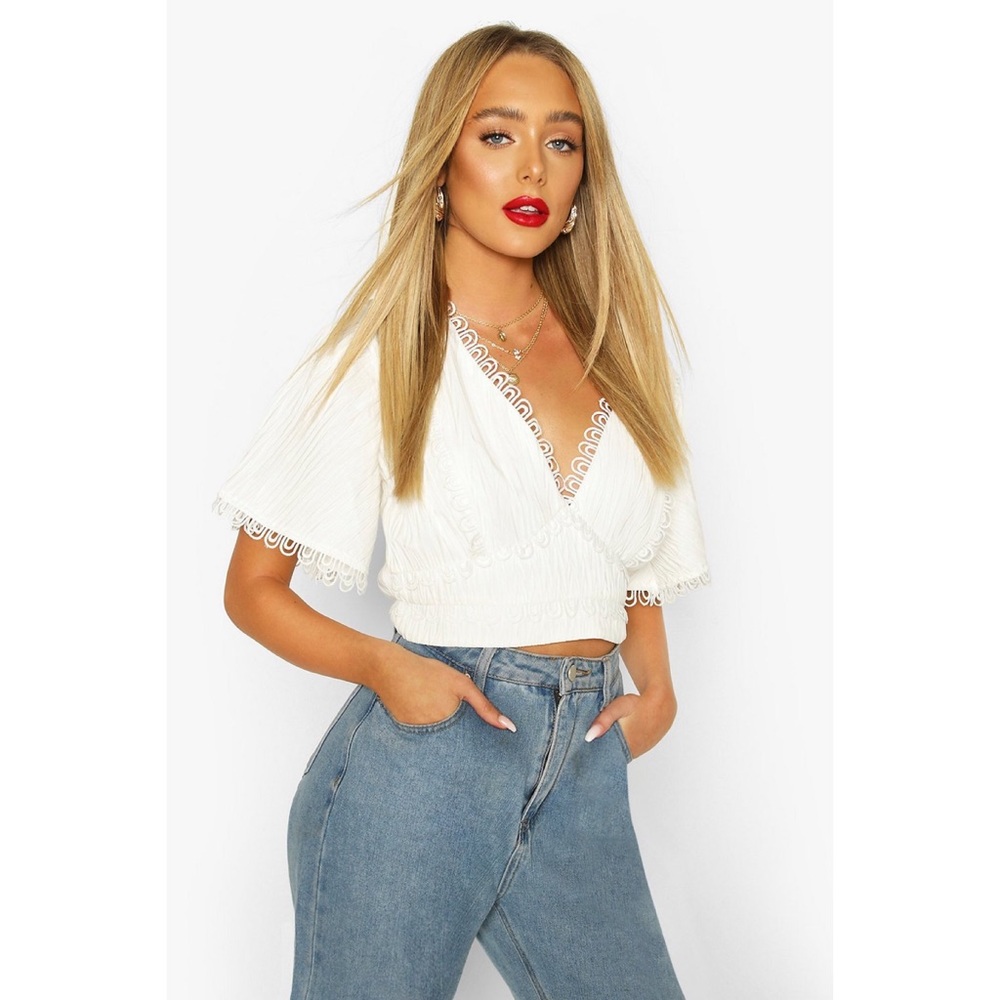 NWT Boohoo Pleated Lace Trim Top